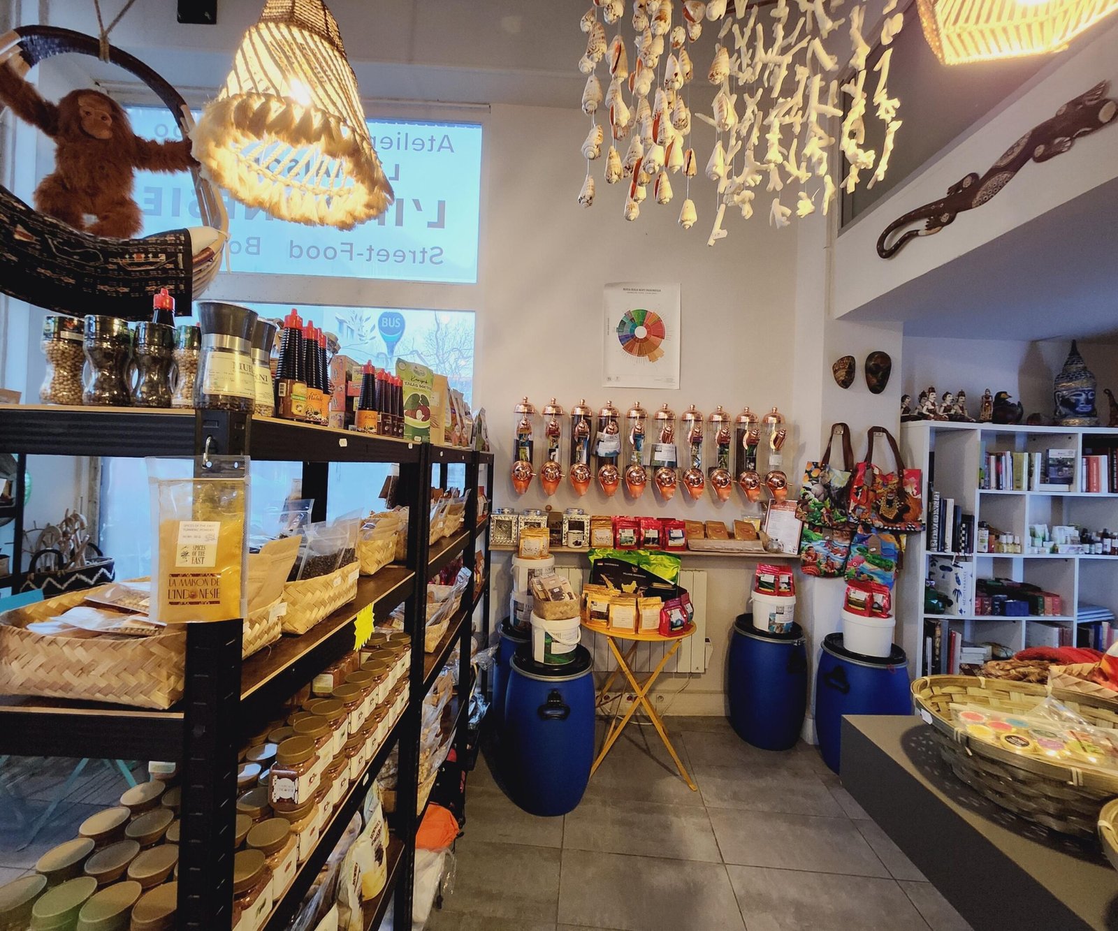 Ambiance boutique – La Maison de l’Indonésie